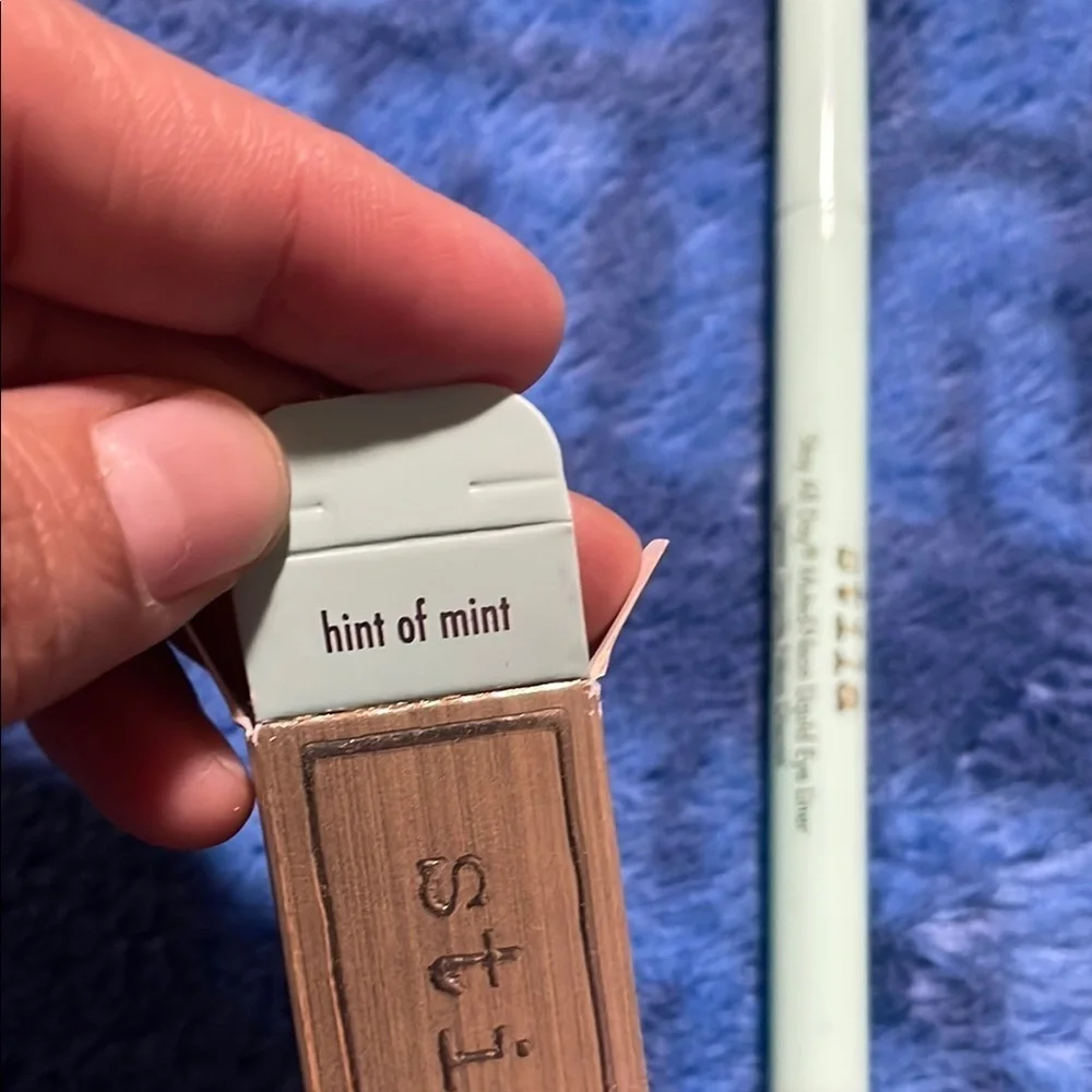 Stila Pastel Green Liquid Eyeliner